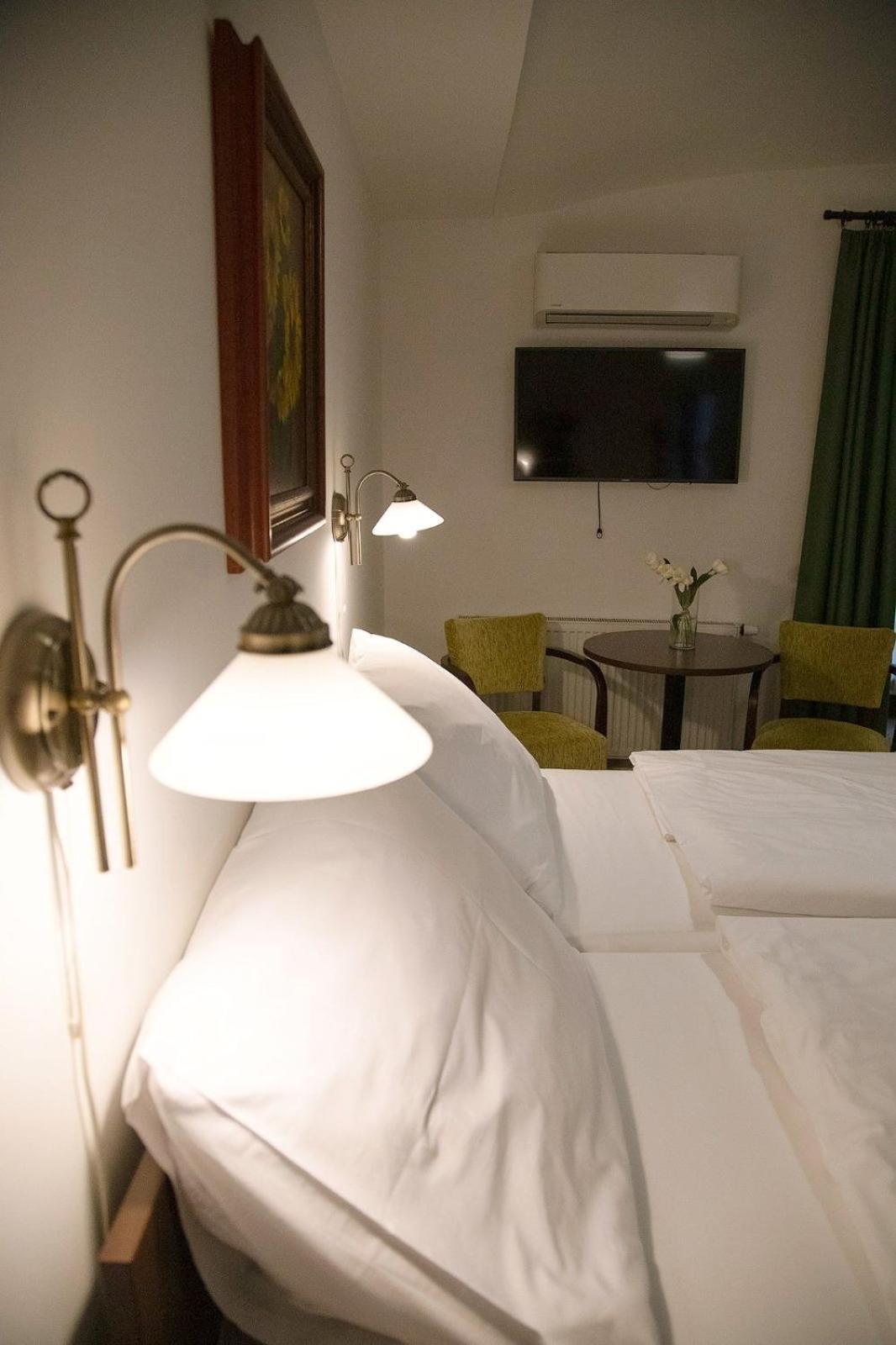Old House Bed & Breakfast 3*